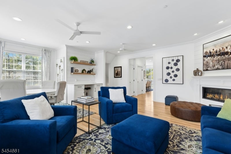 484 4Th Ave 1
