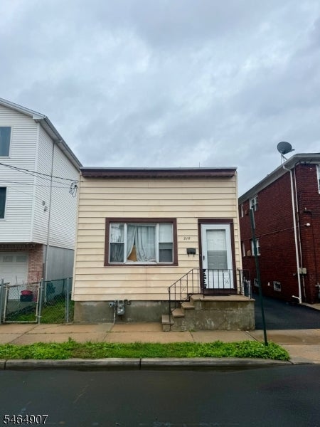 218 Florida St