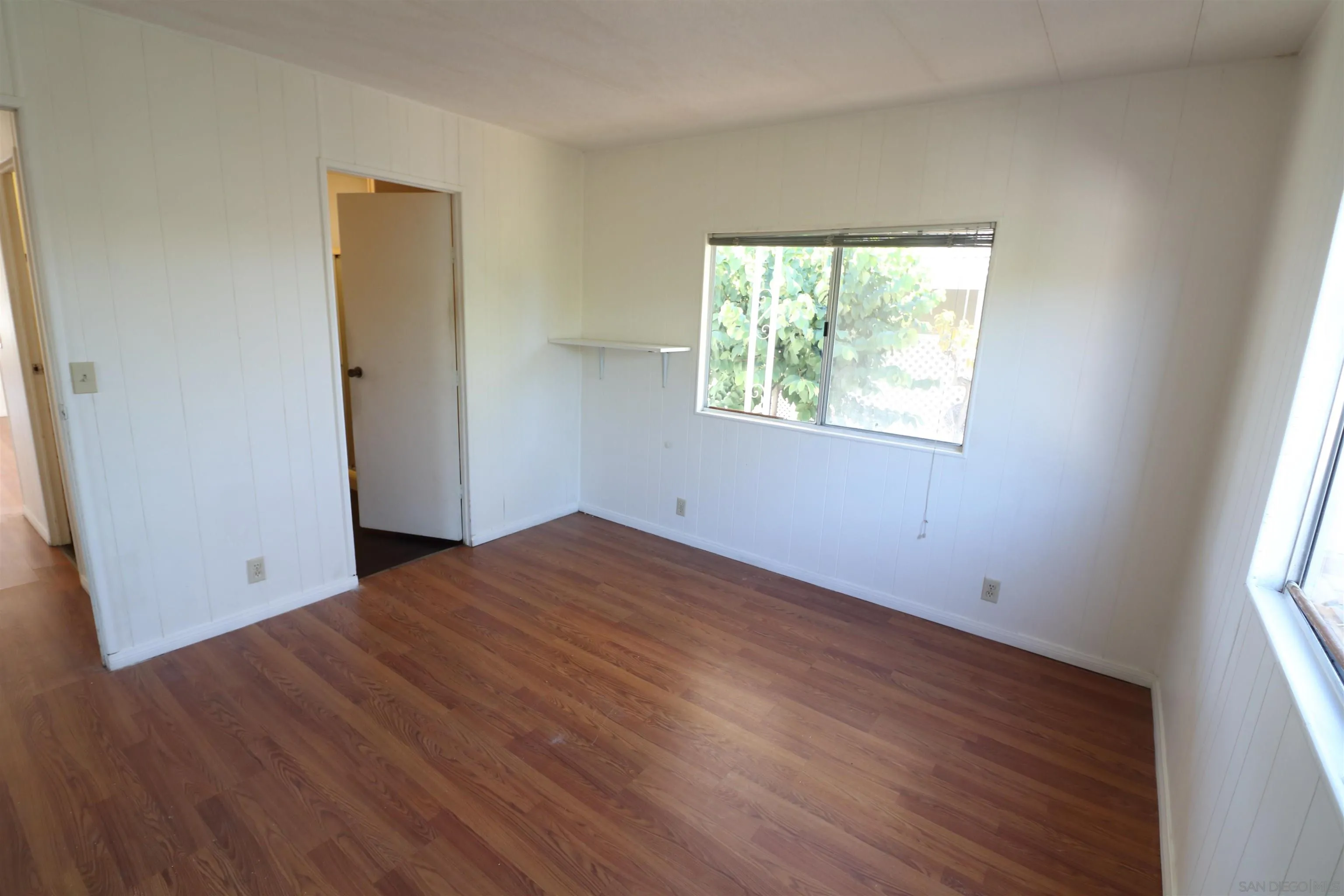 2300 E Valley Pkwy # 166