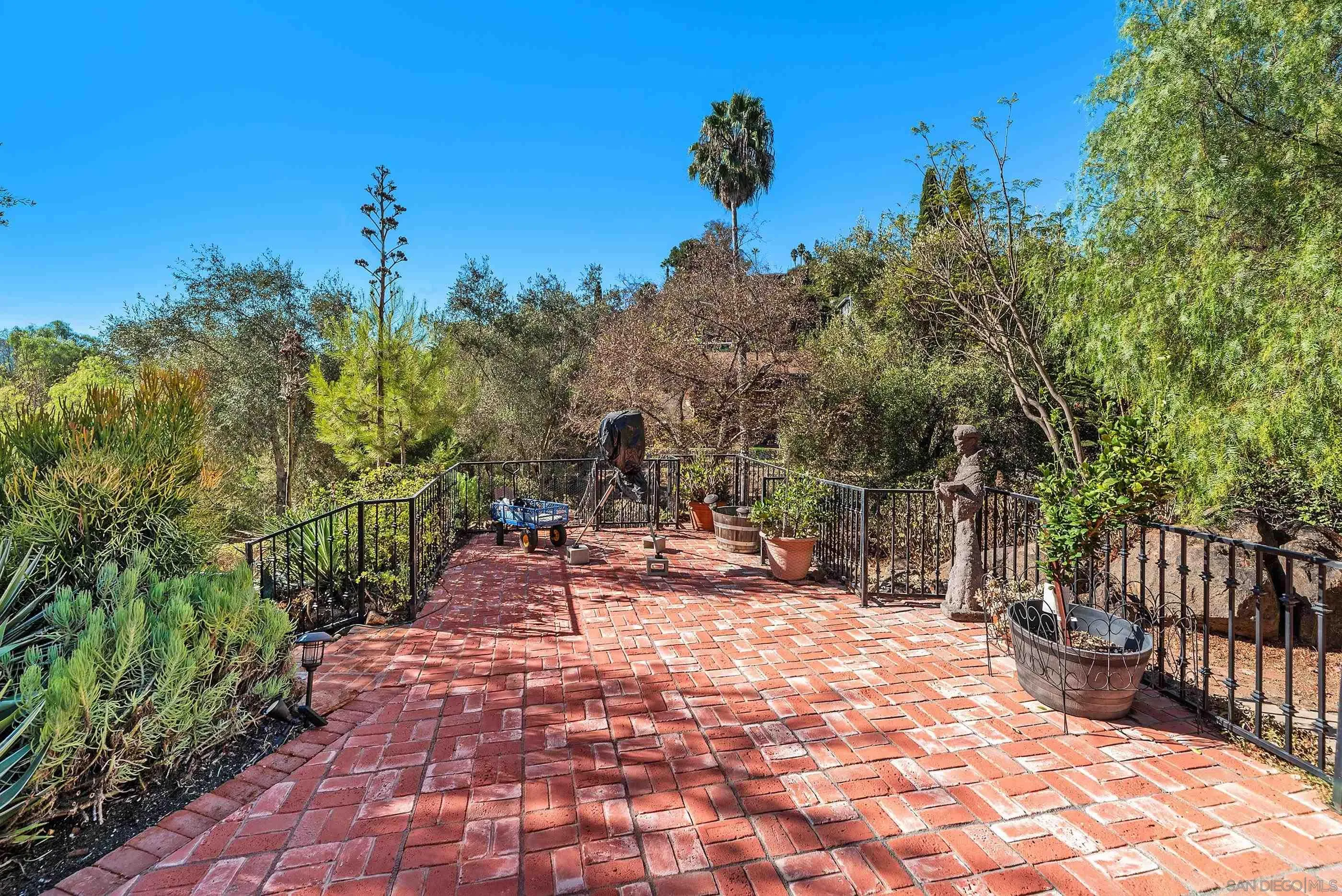 8873 Golf Drive