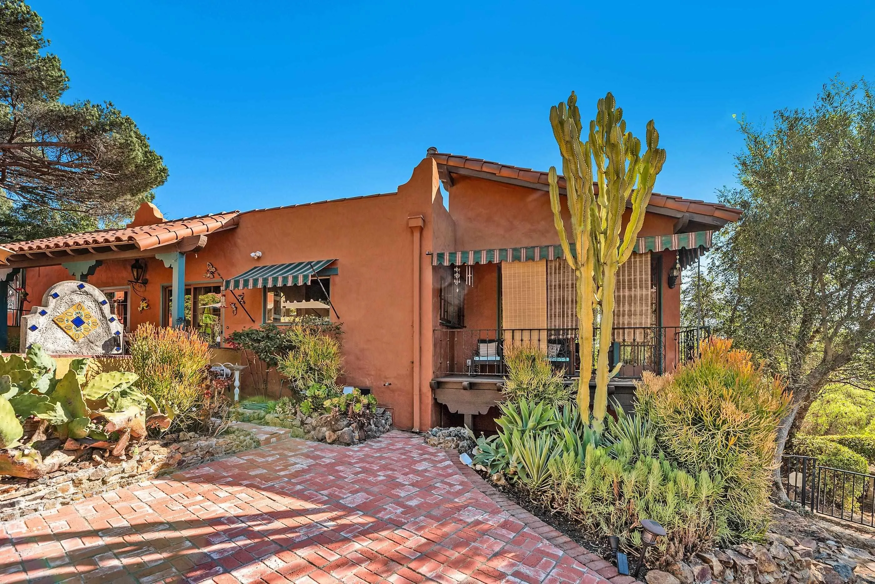 8873 Golf Drive