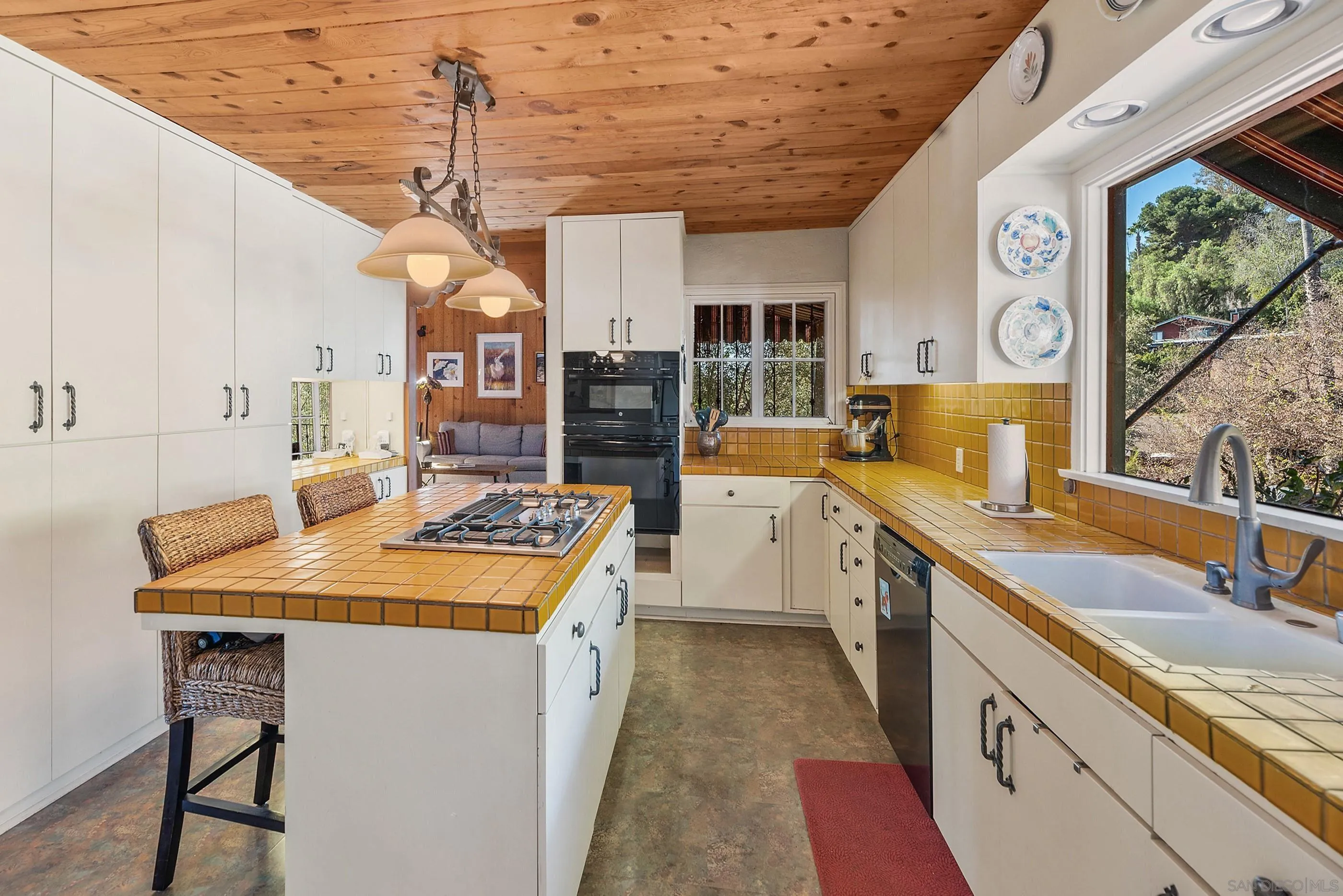 8873 Golf Drive