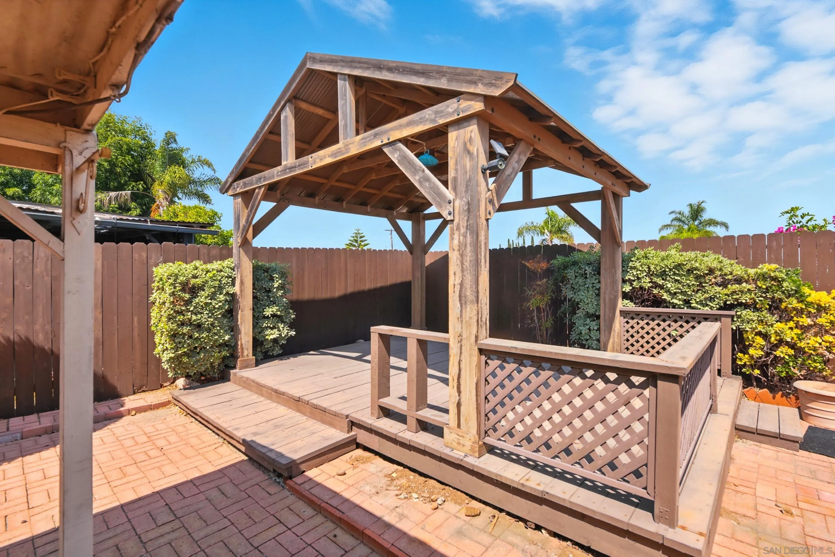 1231 Napa Ave