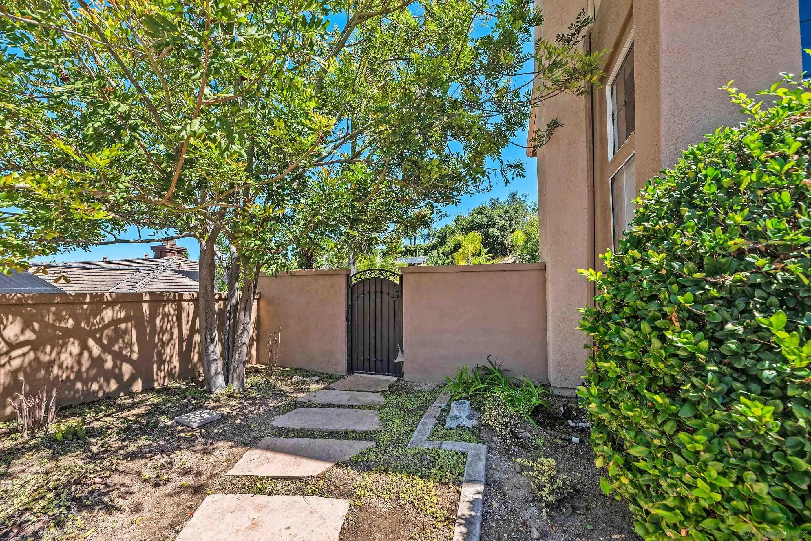 11721 Treadwell Dr