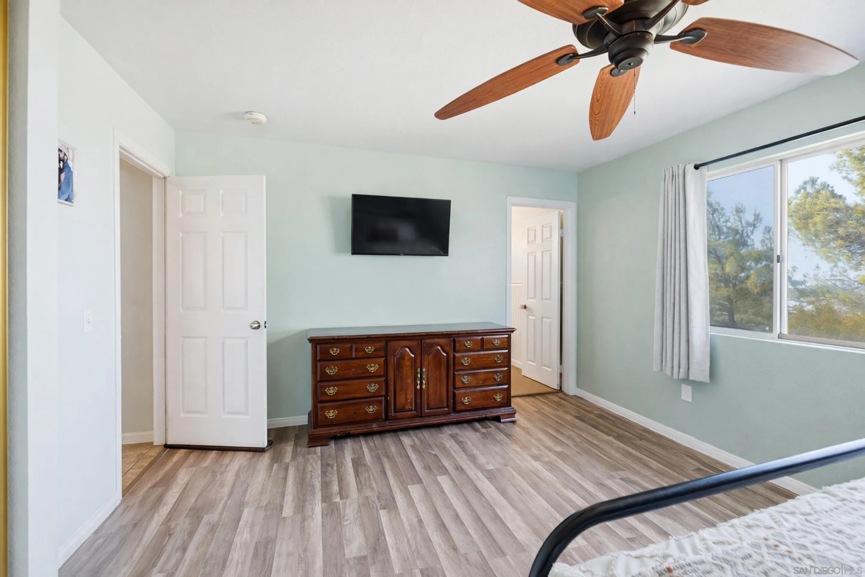 41494 Rolling Hills Drive