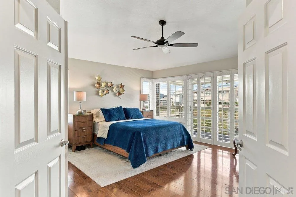 1422 W Country Club