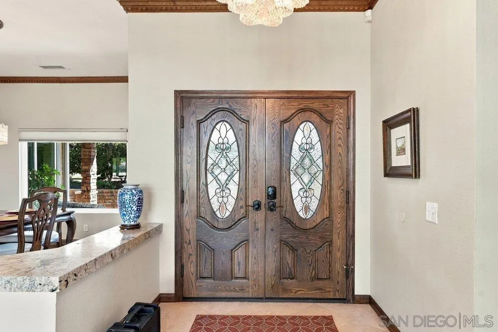 1422 W Country Club