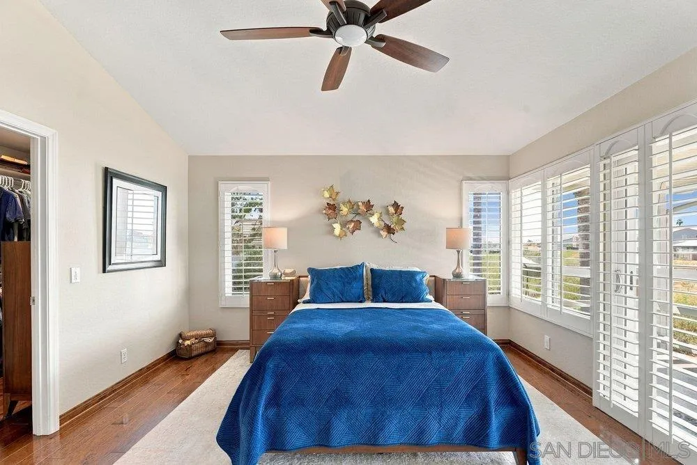 1422 W Country Club