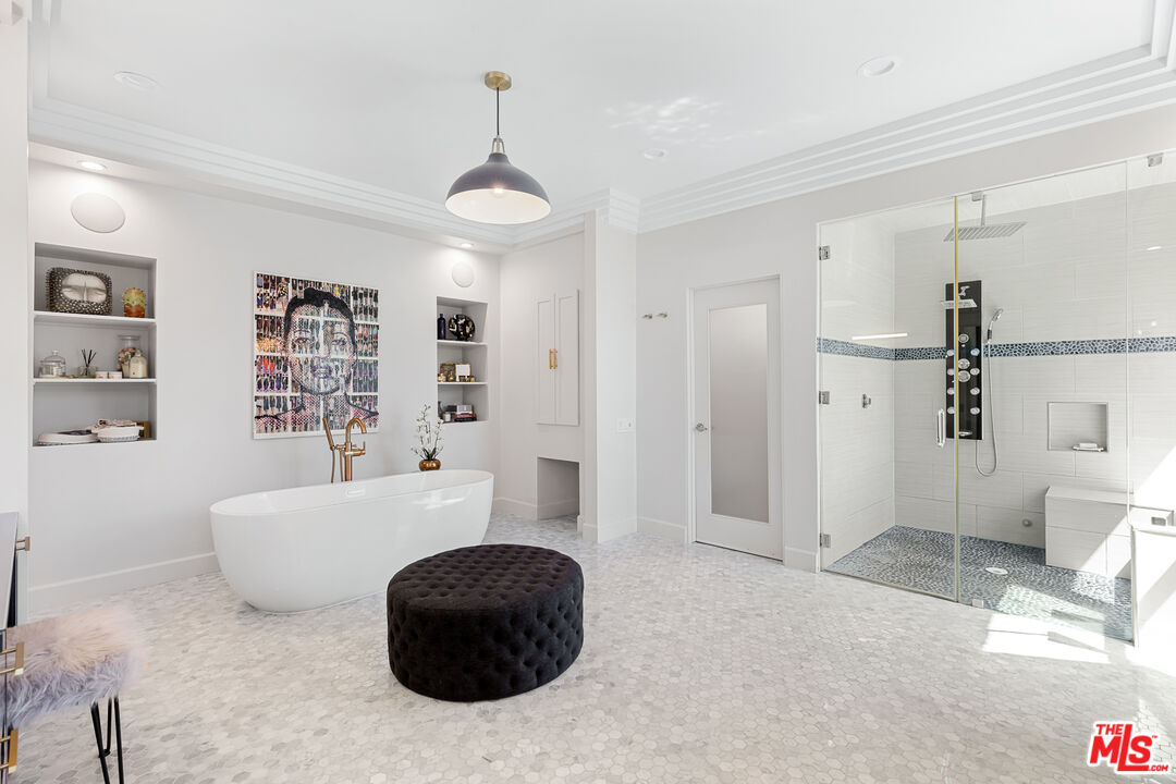 3866 Alta Mesa Dr