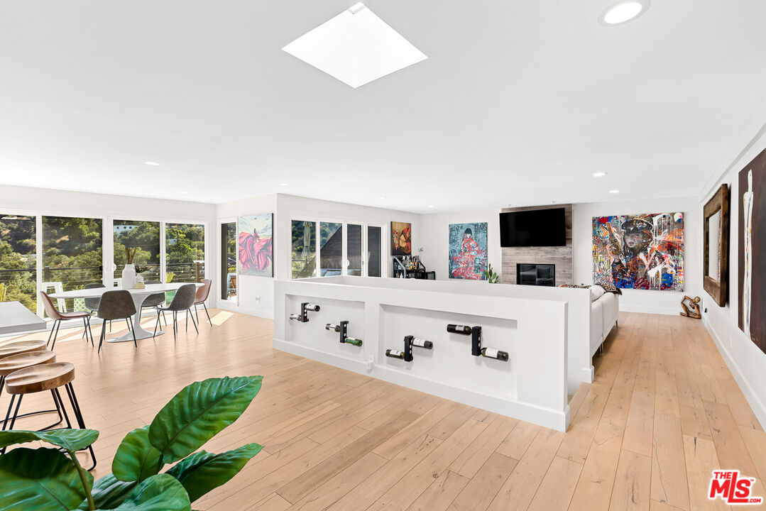 3866 Alta Mesa Dr