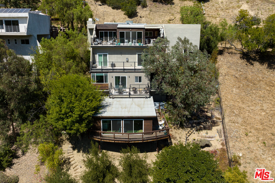 3866 Alta Mesa Dr