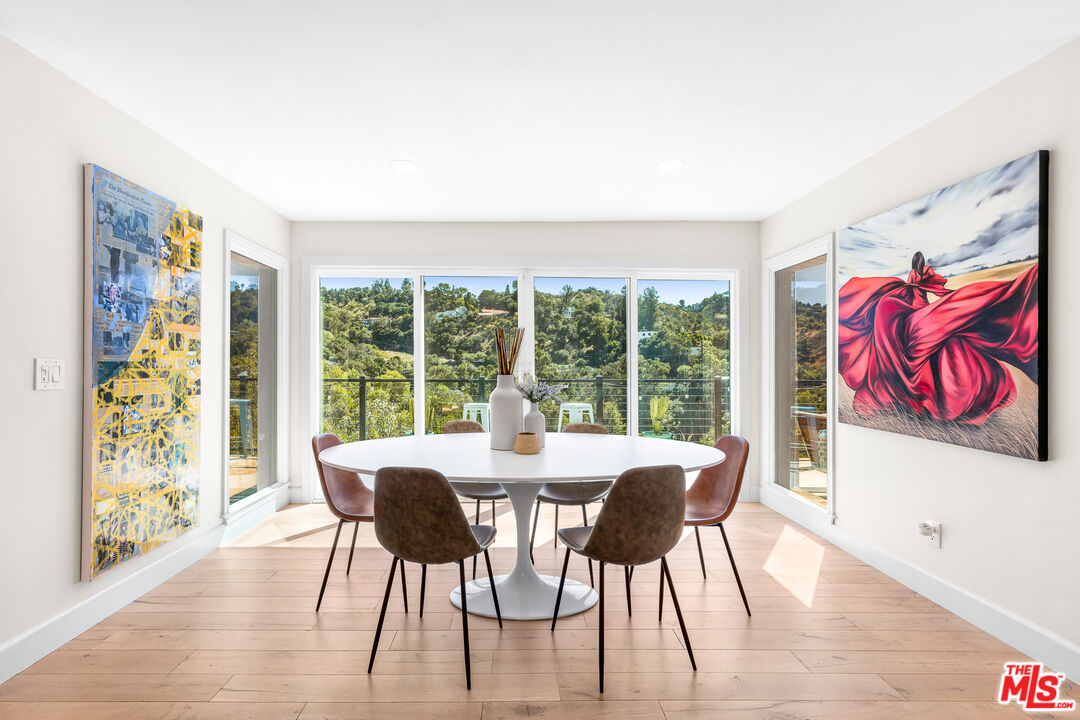3866 Alta Mesa Dr