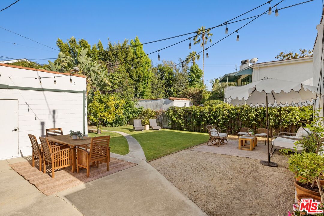 2032 Holmby Ave
