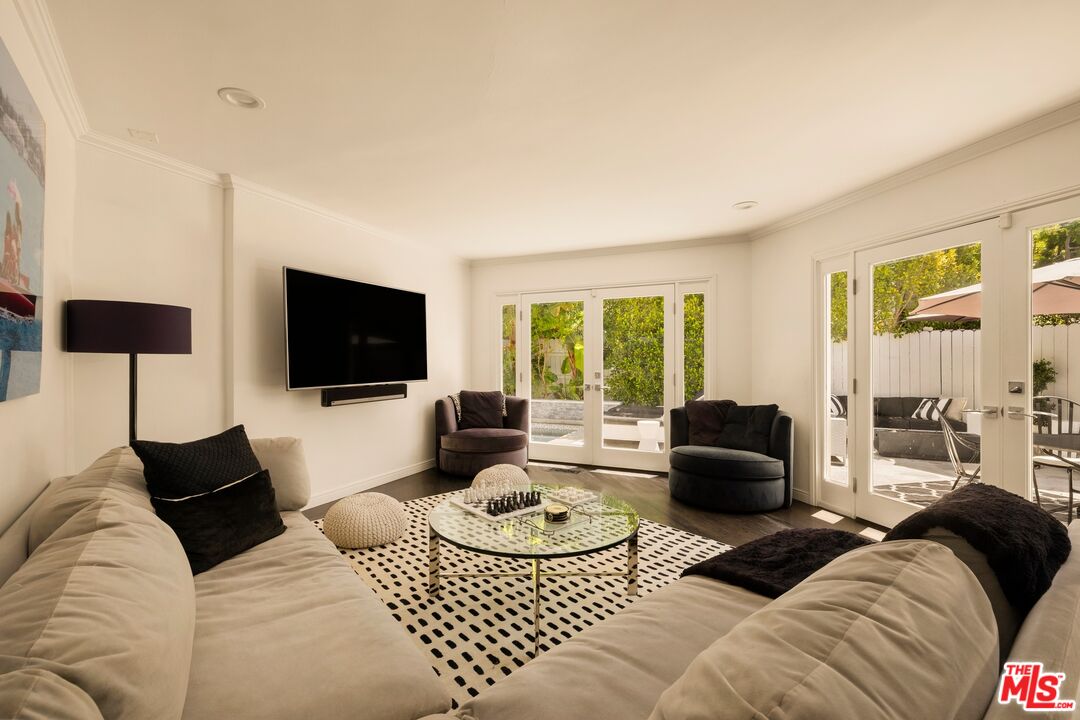 1409 Club View Dr