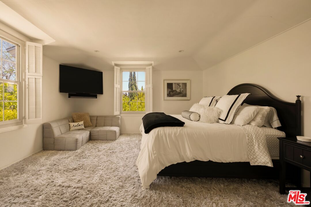 1409 Club View Dr