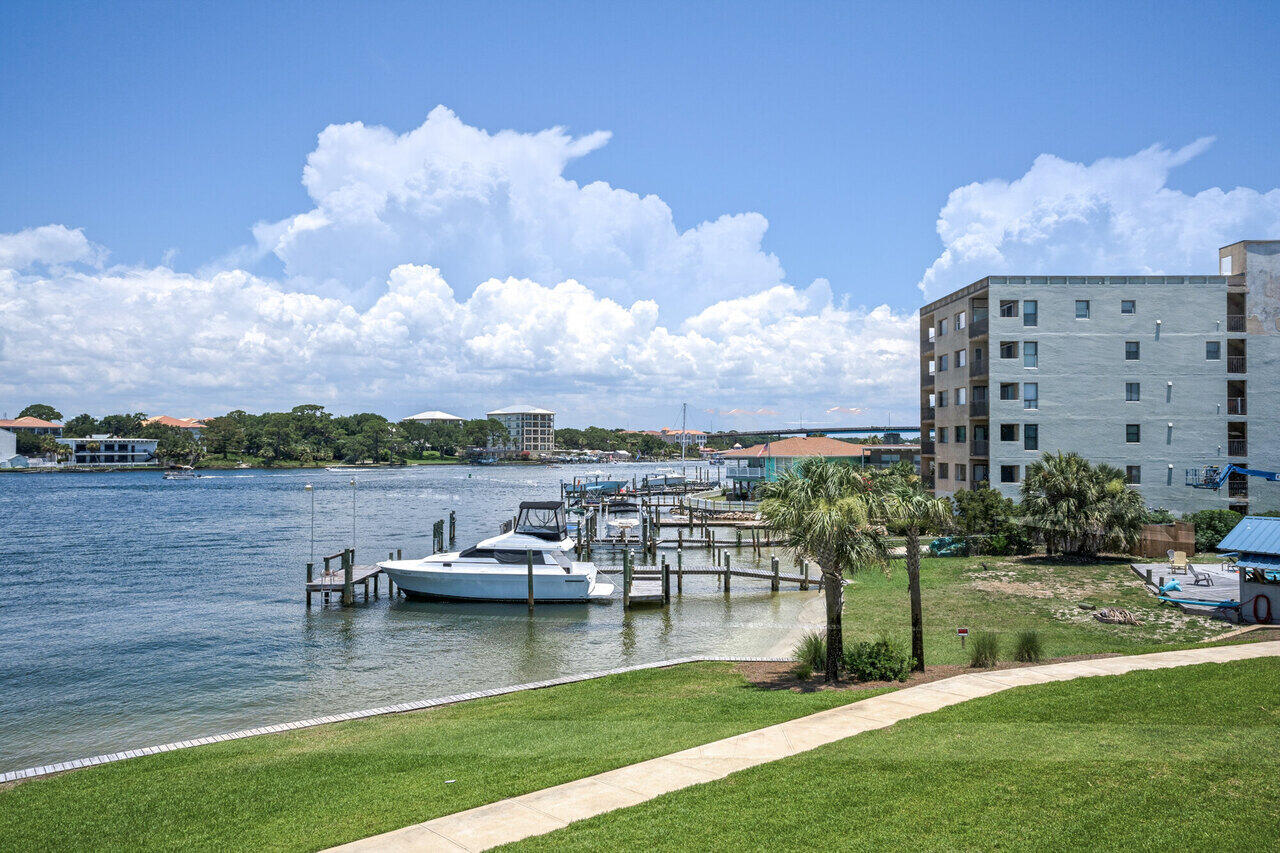 340 Bluefish Drive, 105