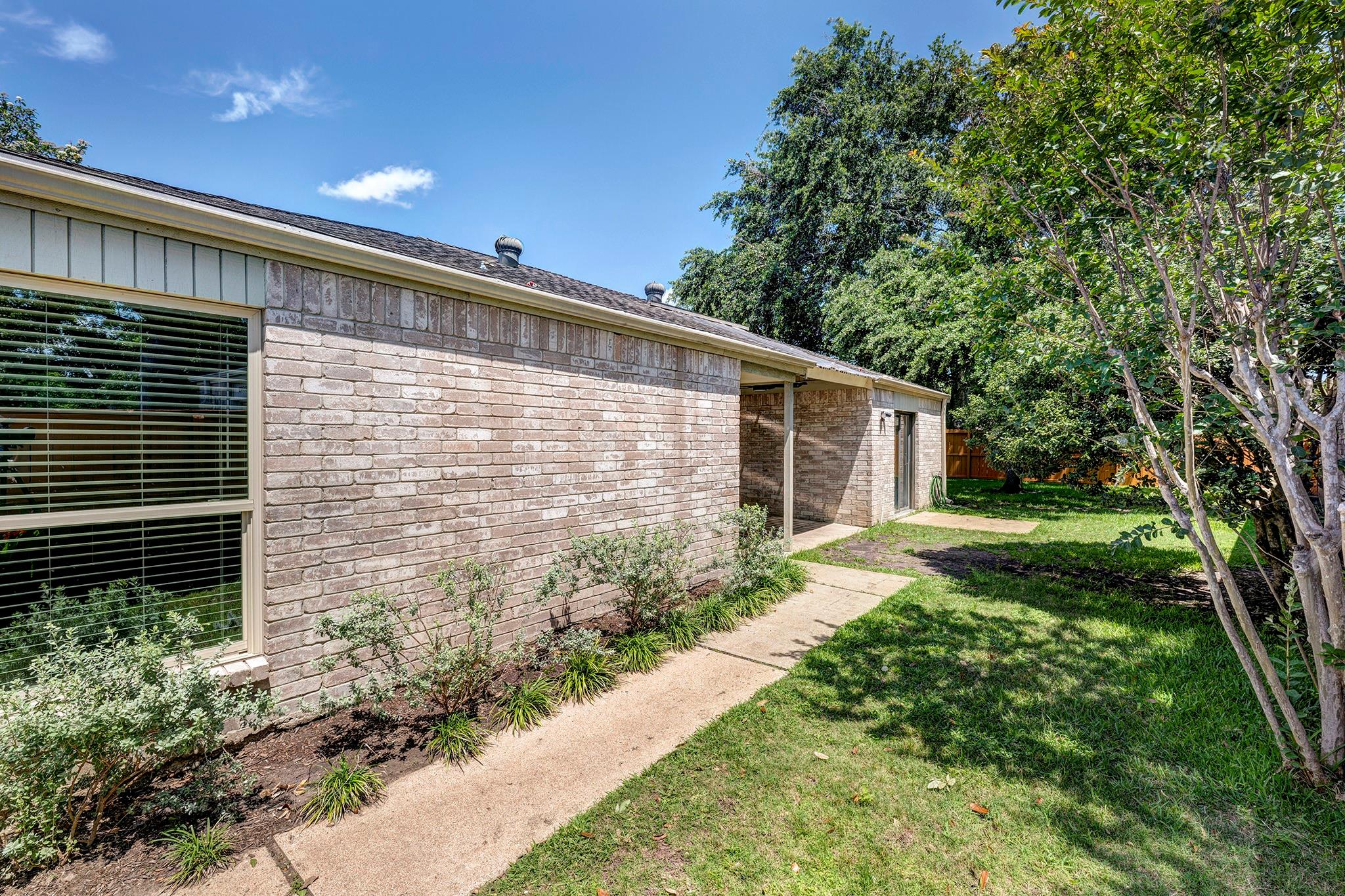 18506 Glen Briar Lane