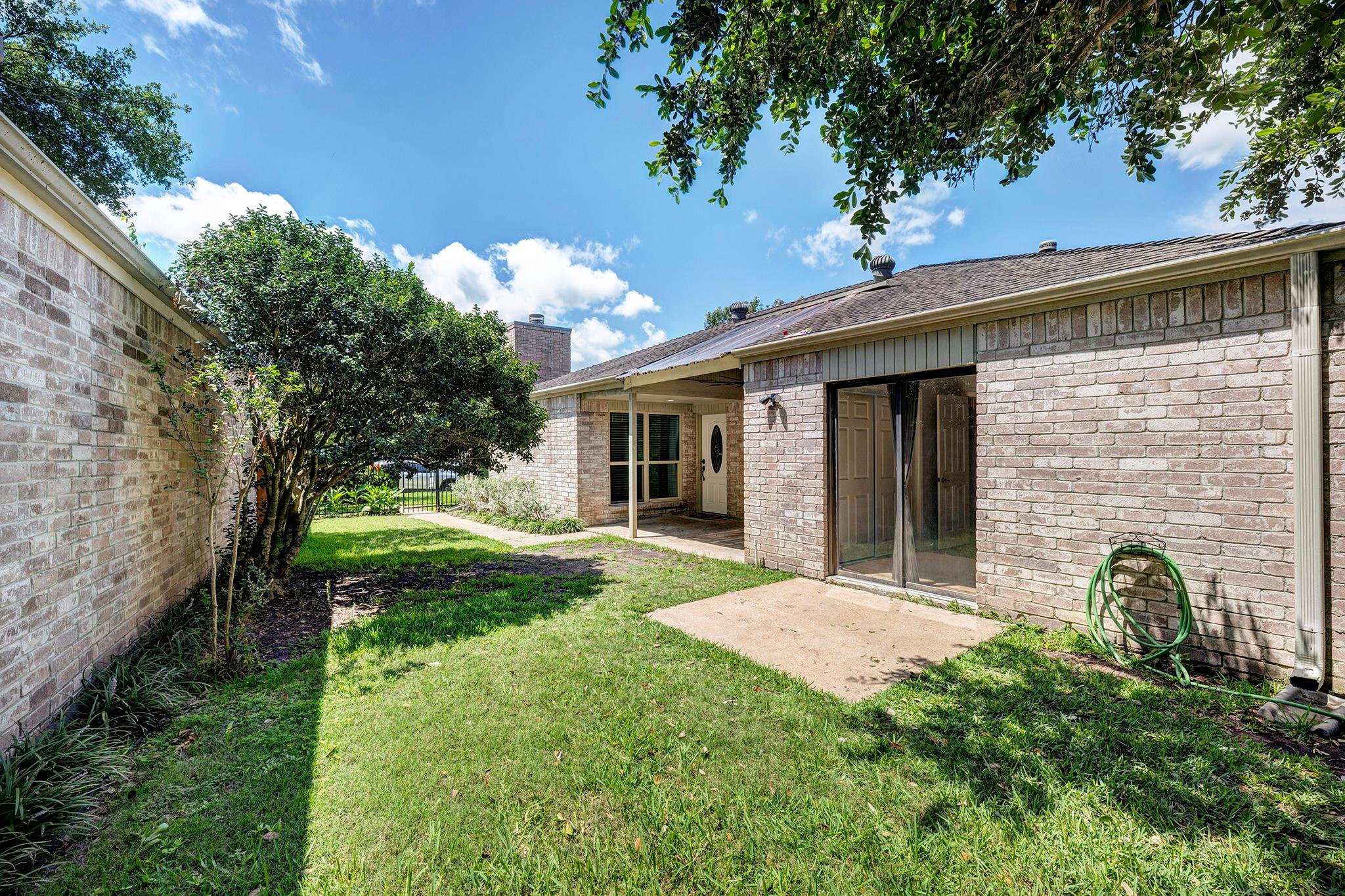 18506 Glen Briar Lane
