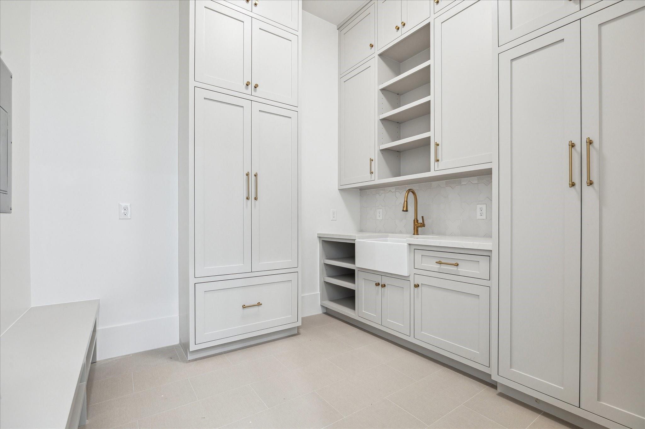 2159 Addison Road