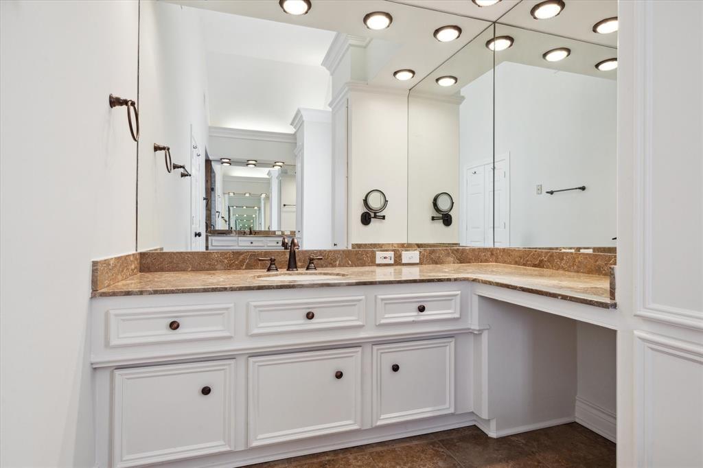 11838 Village Park Circle