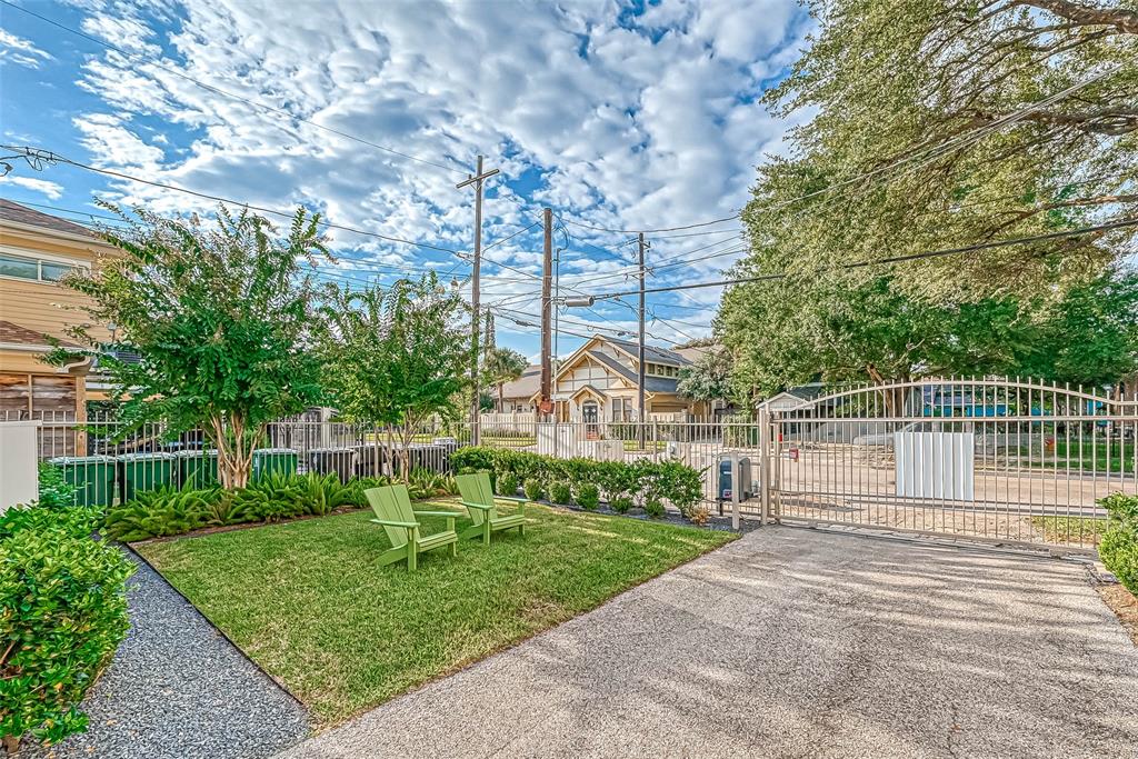 214 E 14th Street