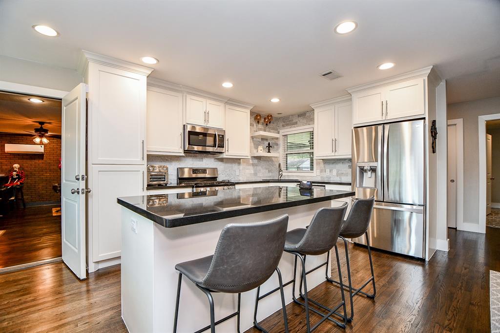 4323 Sanford Road