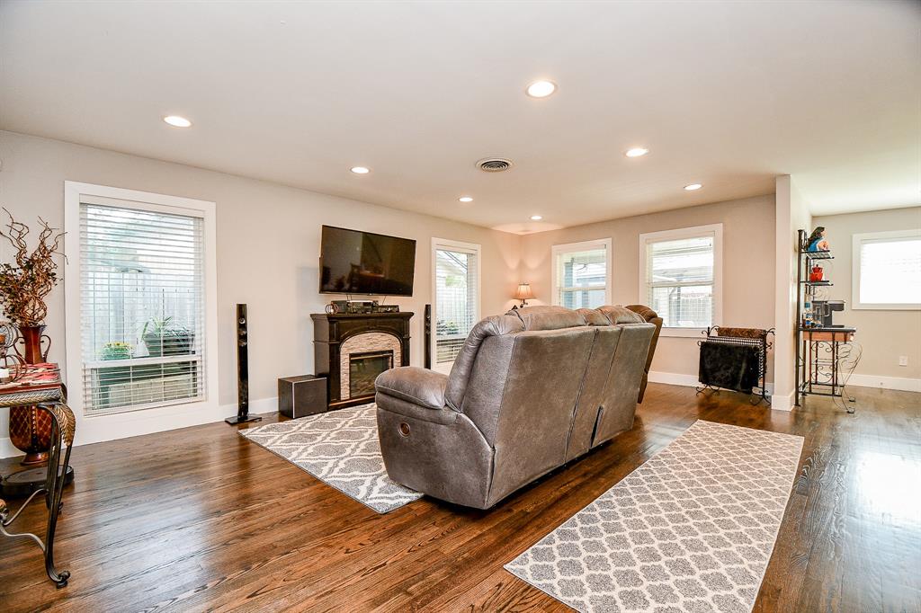 4323 Sanford Road