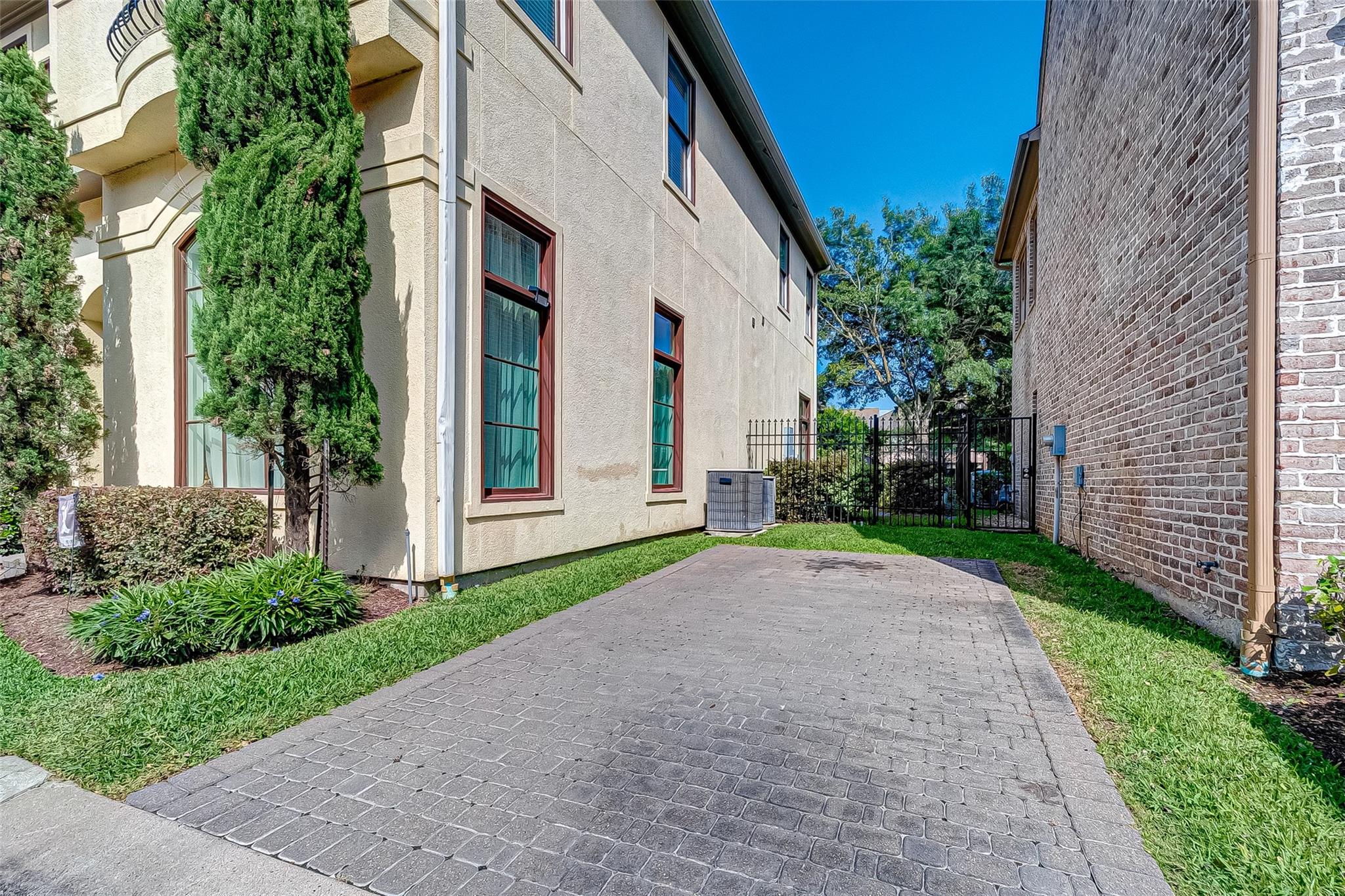 6331 W Mystic Meadow