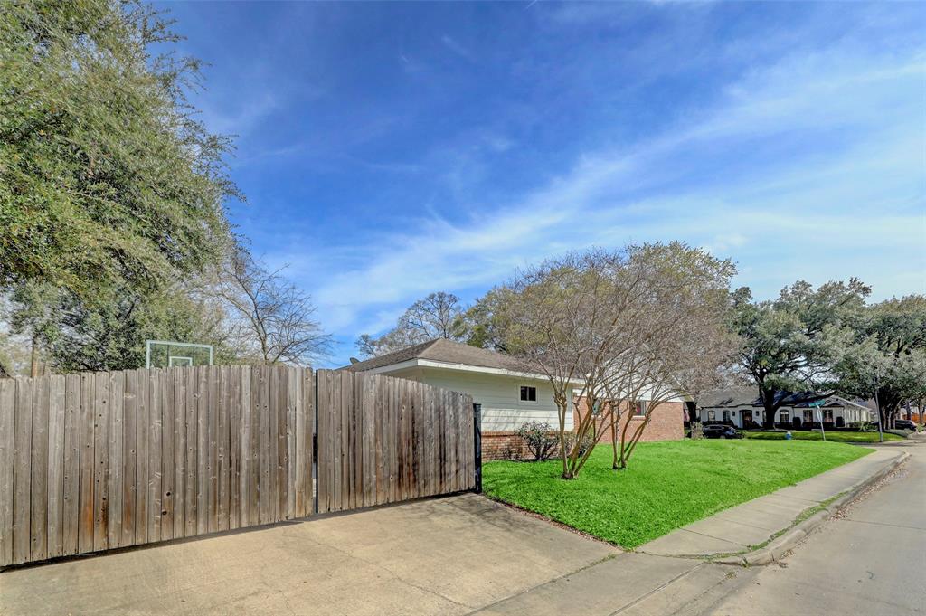6260 Briar Rose Drive