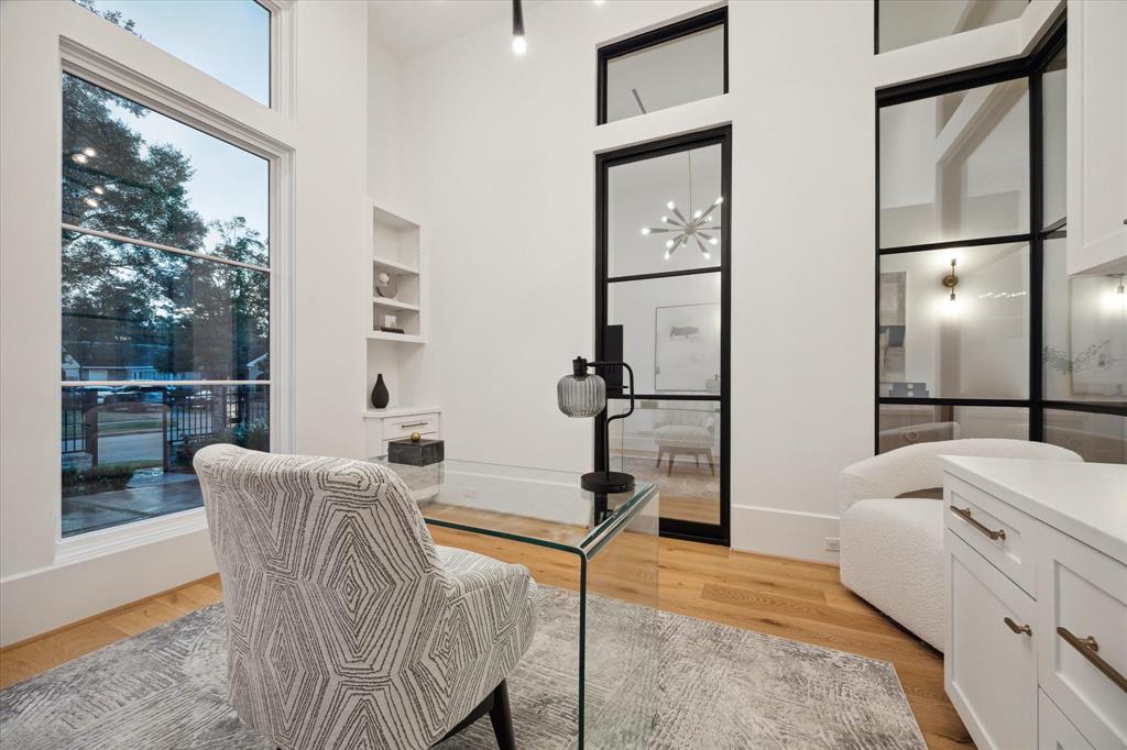 2304 Robinhood Street