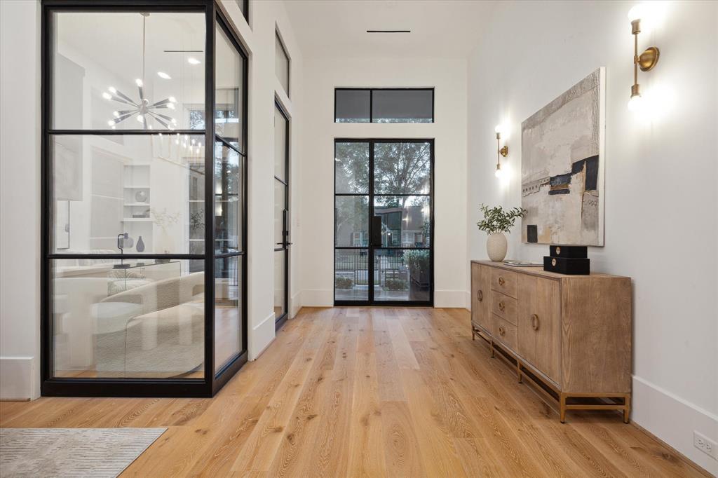 2304 Robinhood Street