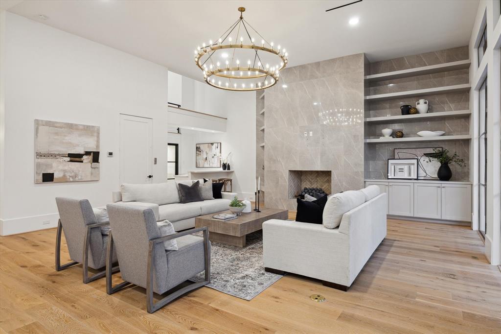 2304 Robinhood Street