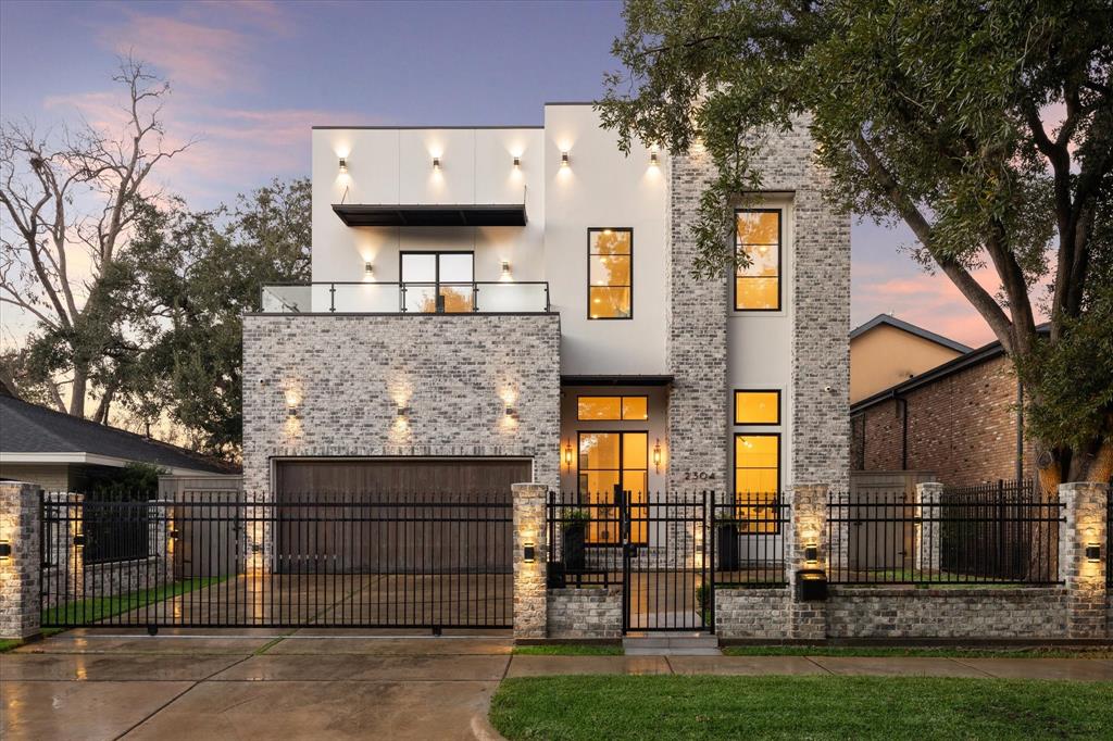 2304 Robinhood Street