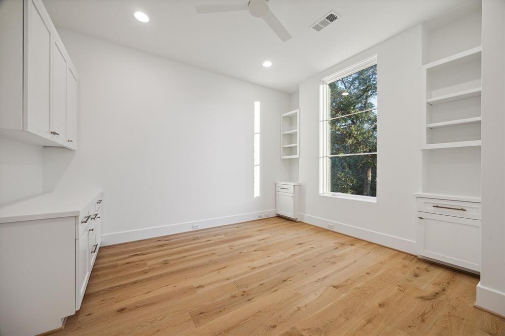 2304 Robinhood Street