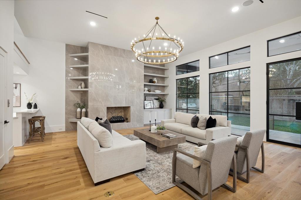 2304 Robinhood Street