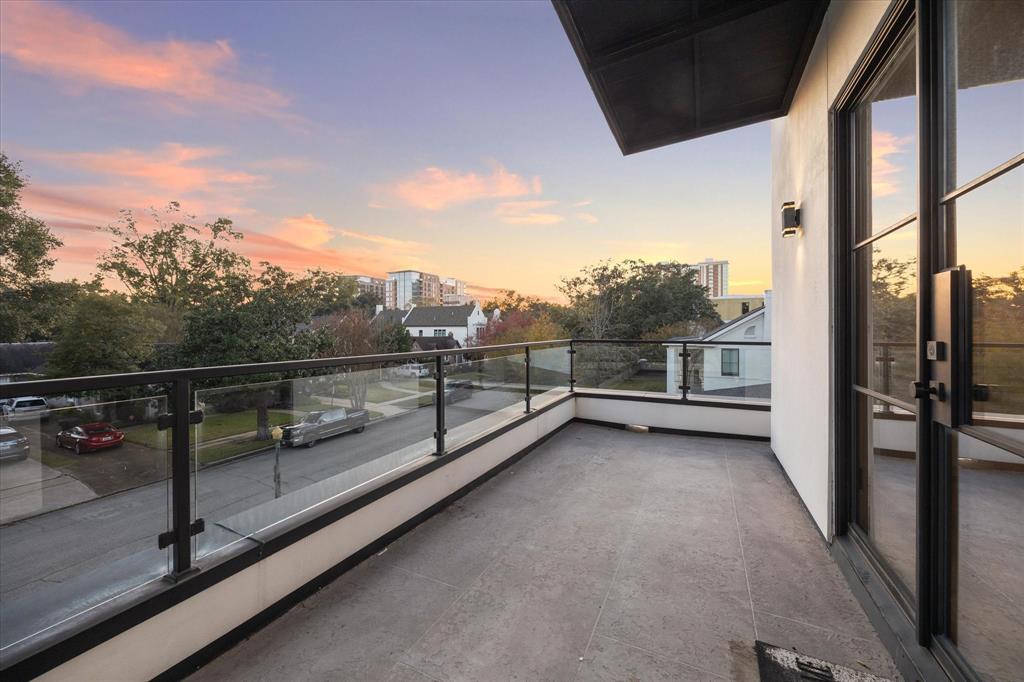 2304 Robinhood Street