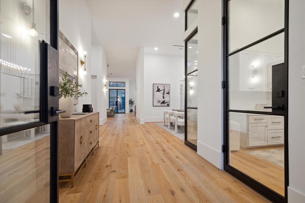 2304 Robinhood Street