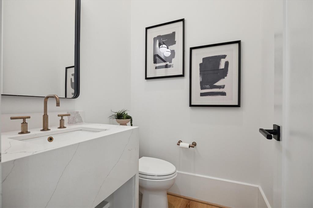 2304 Robinhood Street