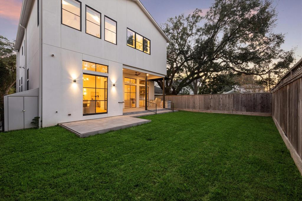 2304 Robinhood Street