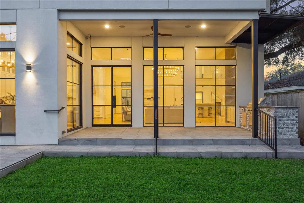 2304 Robinhood Street