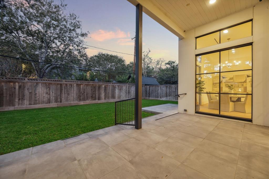 2304 Robinhood Street