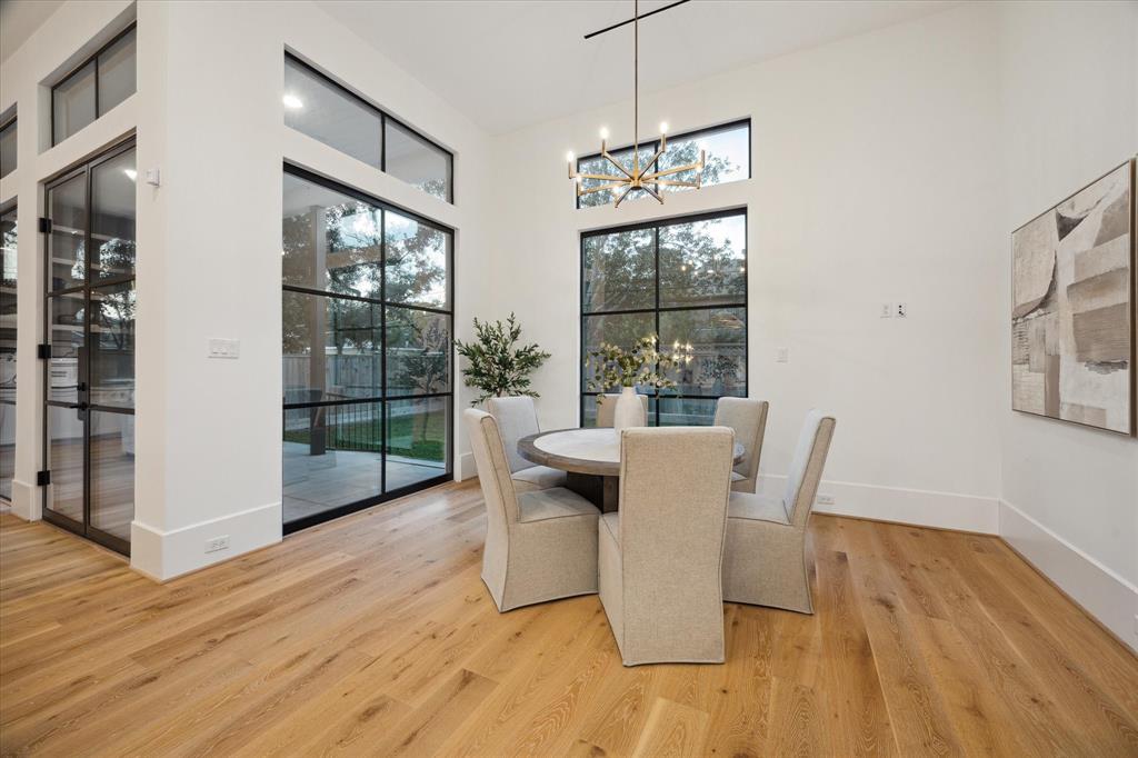 2304 Robinhood Street