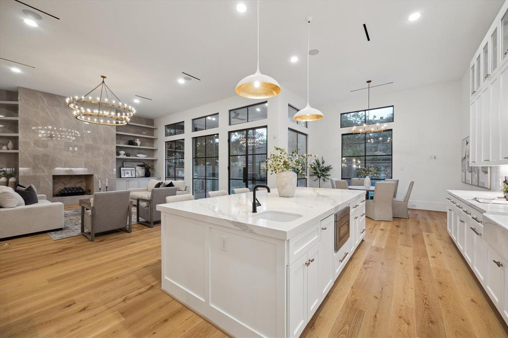 2304 Robinhood Street