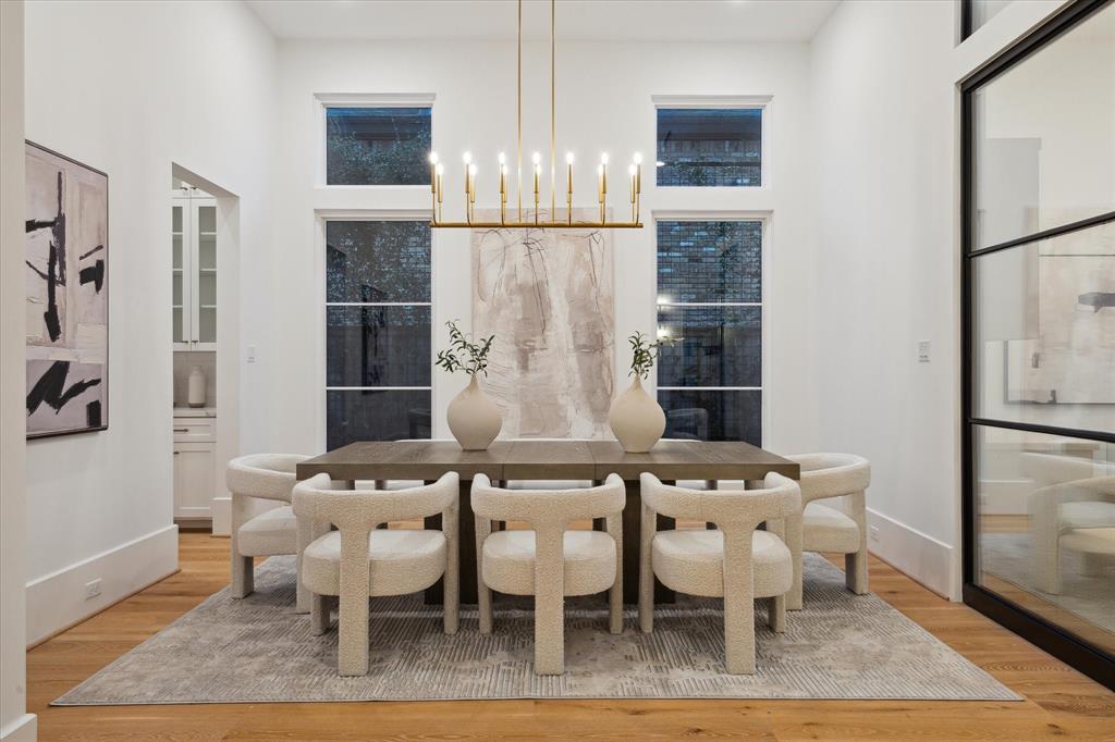 2304 Robinhood Street