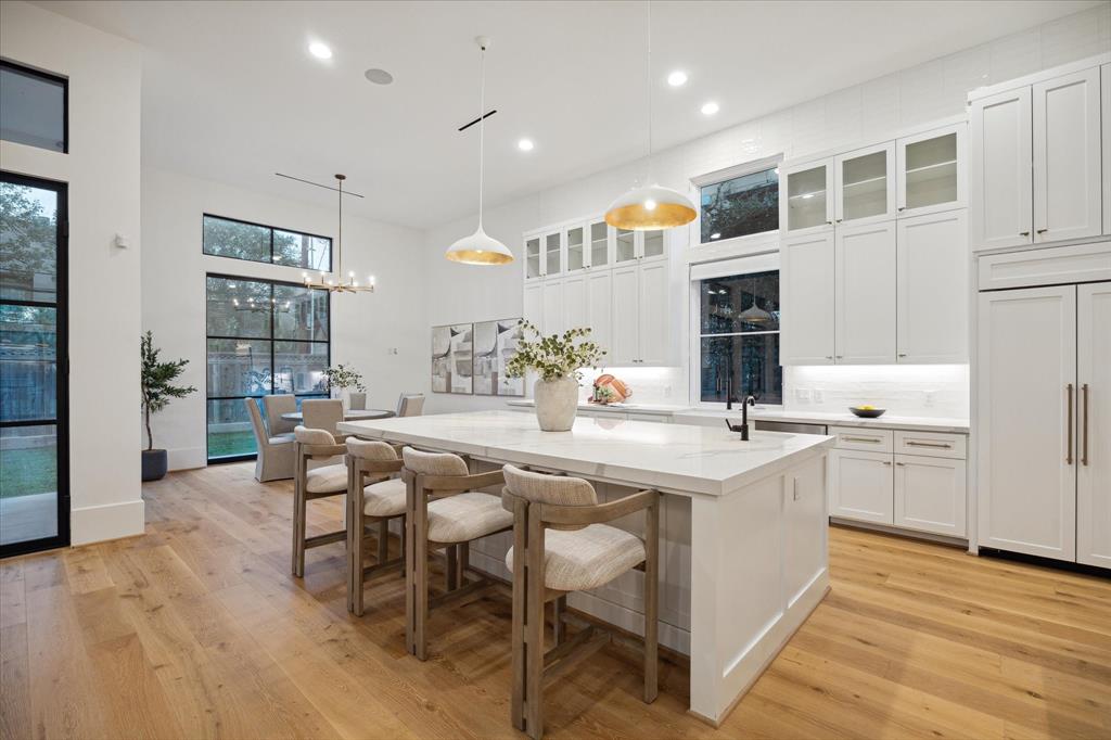 2304 Robinhood Street