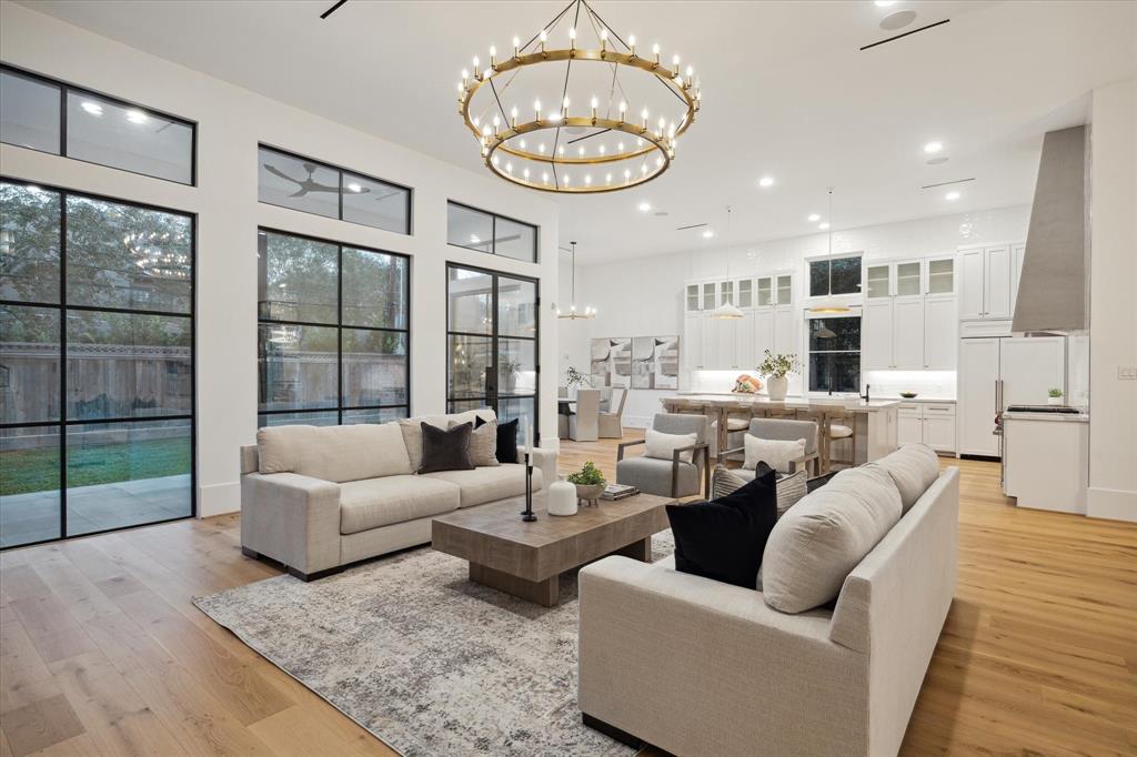 2304 Robinhood Street