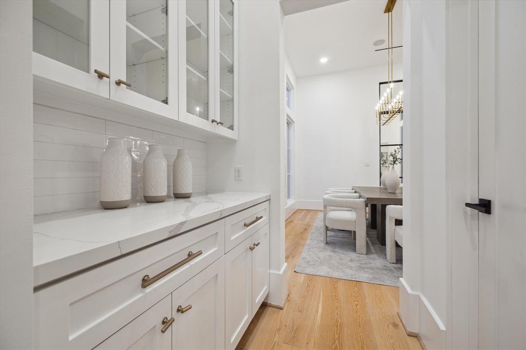 2304 Robinhood Street