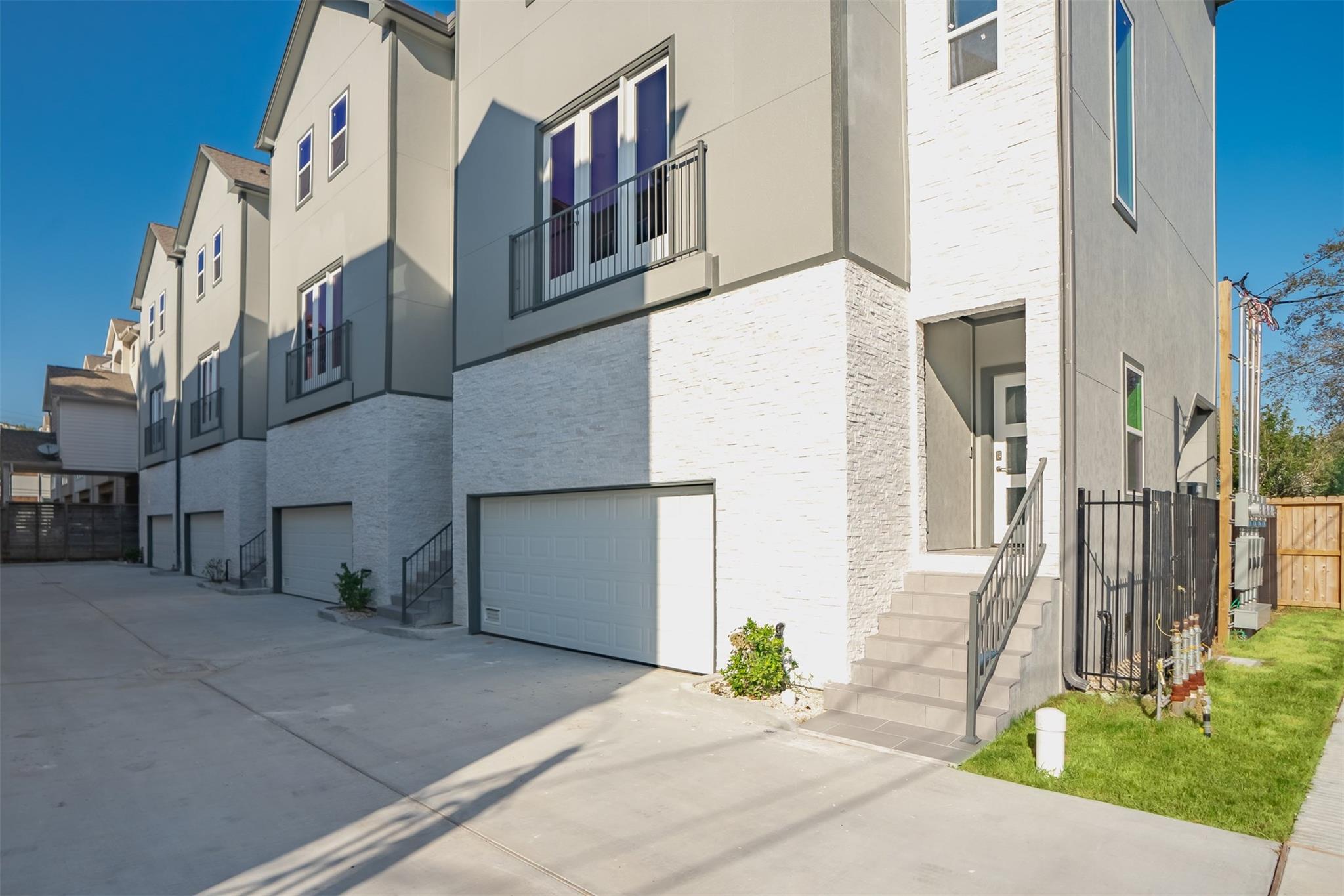 1545 W 22nd Street