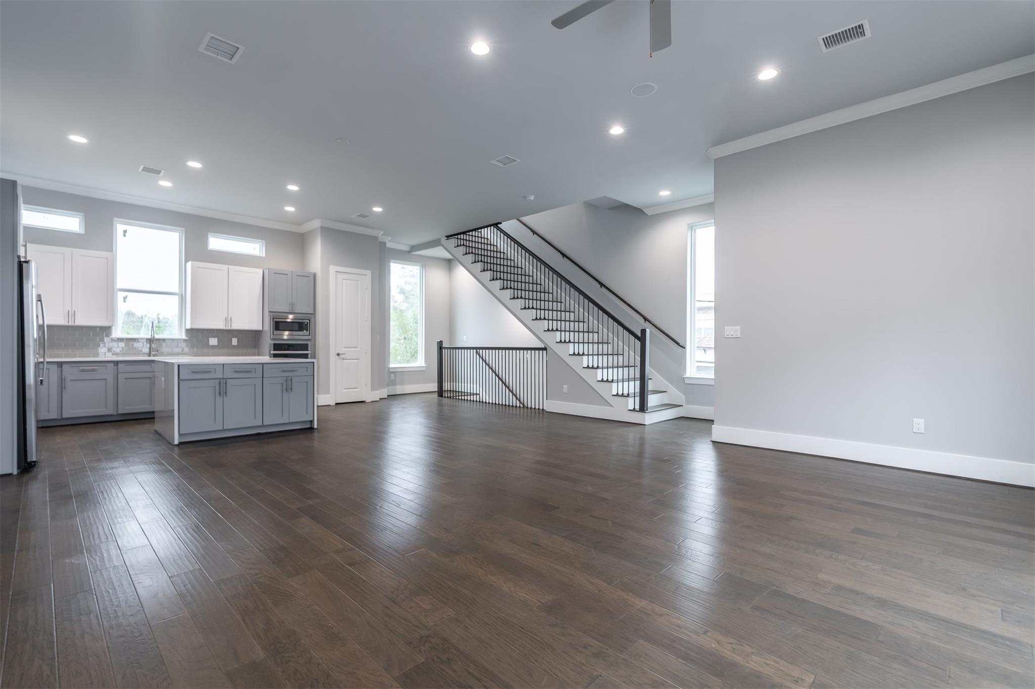 1545 W 22nd Street