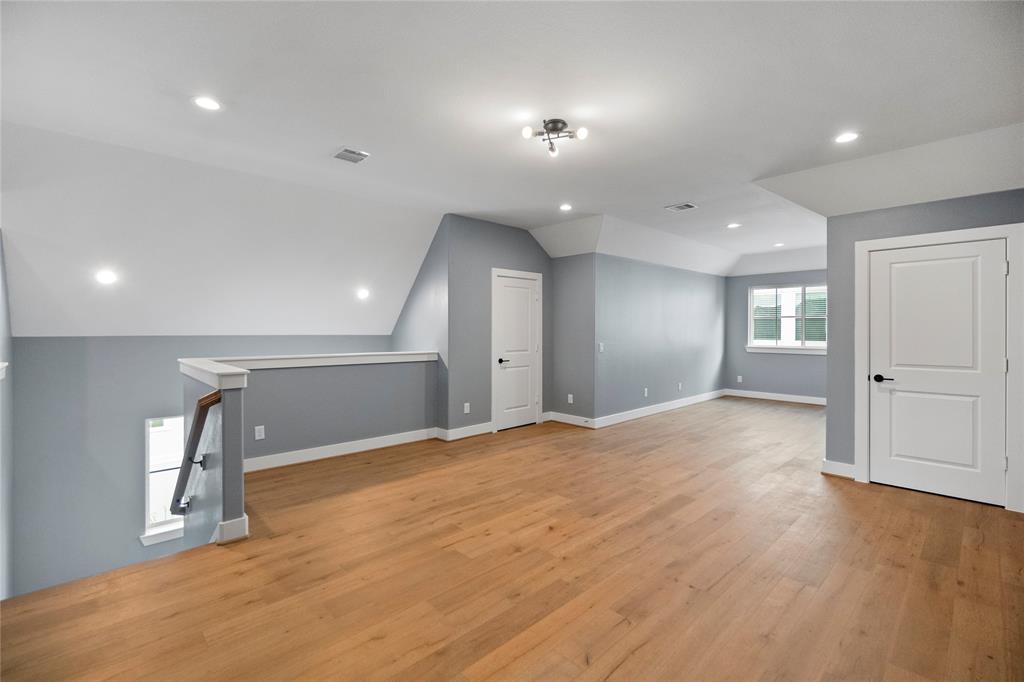 3604 Kensington Gardens Lane